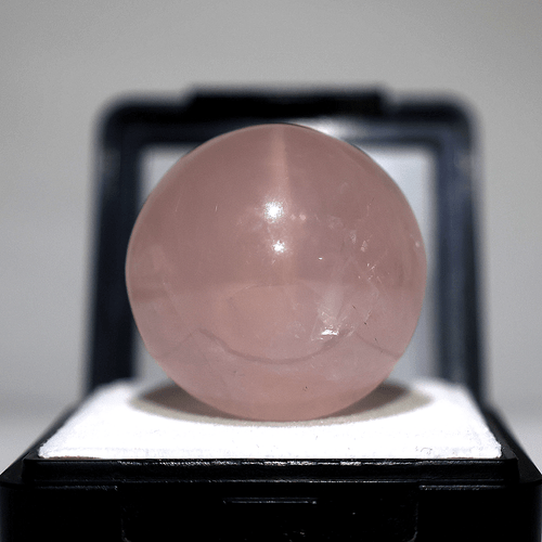 Divine Bloom 248 Cts Natural Star Rose Quartz Hi-Dome Cabochon Gemstone~ 6 Rays - Picture 4 of 10
