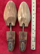 Brooks Brothers Men's Cedar Wood Shoe Shaper Shoe Trees, size L Large
