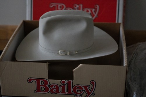 BRAND NEW BAILEY 200x COWBOY HAT UNWORN 