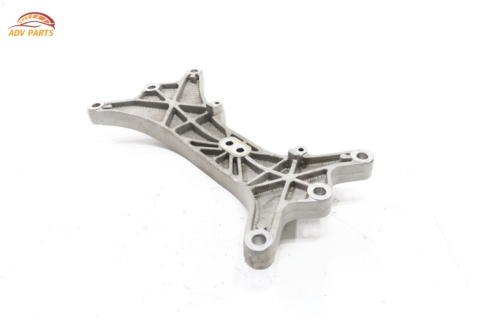2014 - 2020 MASERATI GHIBLI RWD TRANSMISSION CROSSMEMBER MOUNT BRACKET OEM