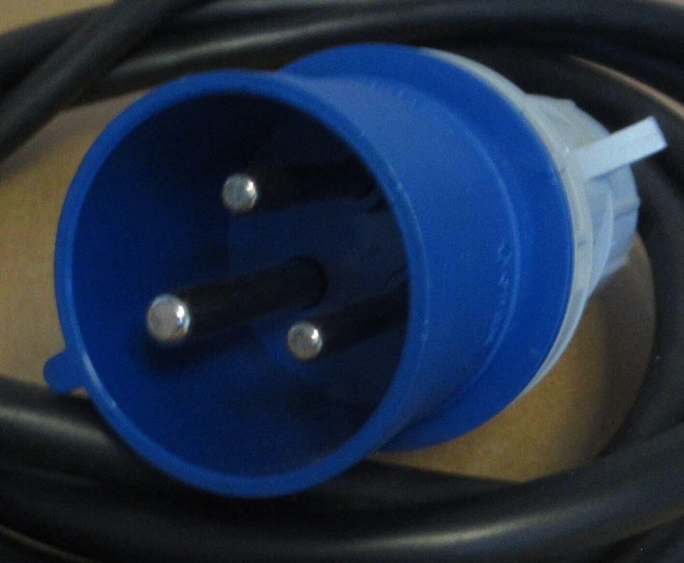 Austin Hughes InfraPower 32A Metered PDU 24x C13 IEC309 H24C13-32A-MD/F_EN/3B-1 - Image 3 of 4