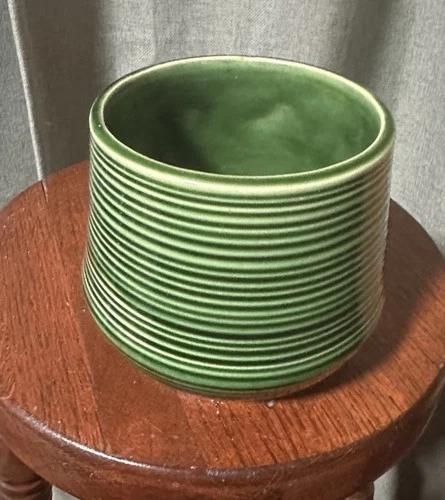mccoy vintage green ribbed pottery planter 4.5” Tall