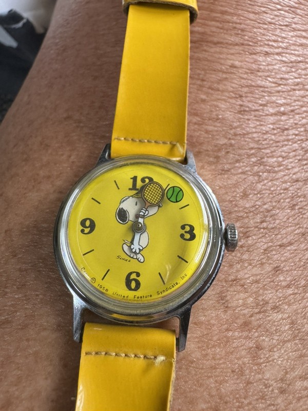 Vintage 1970s Timex Snoopy Peanuts Wristwatch Tennis Mystery Ball Green