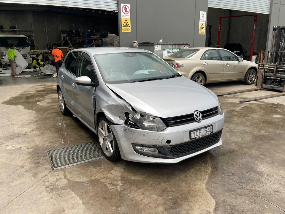 VOLKSWAGEN POLO 6R 05/2010-05/2014 LEFT HEADLAMP HALOGEN TYPE 6R2941007E - image 2 of 4