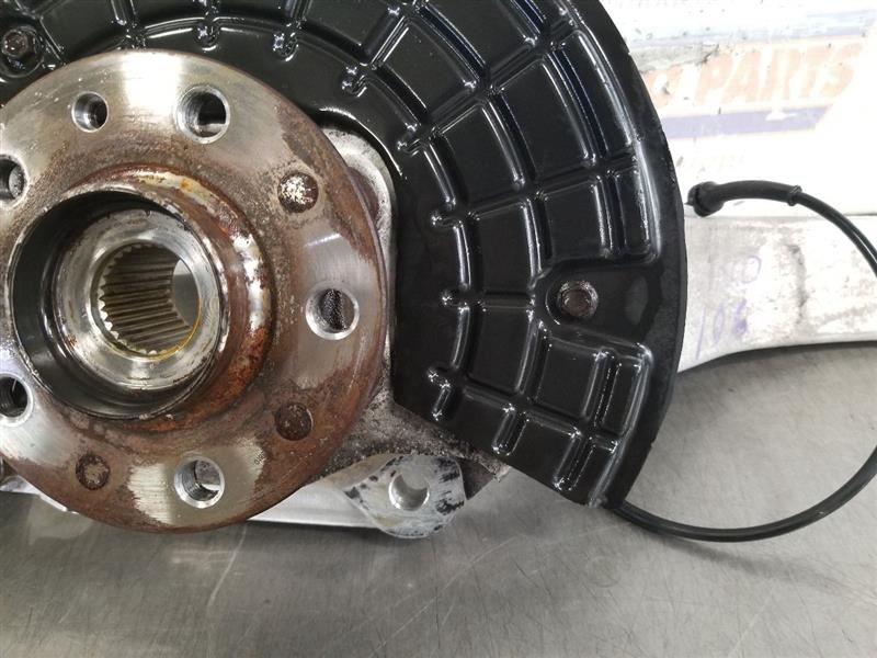 Maserati Levante 2019-2019 front/right Steering knuckle