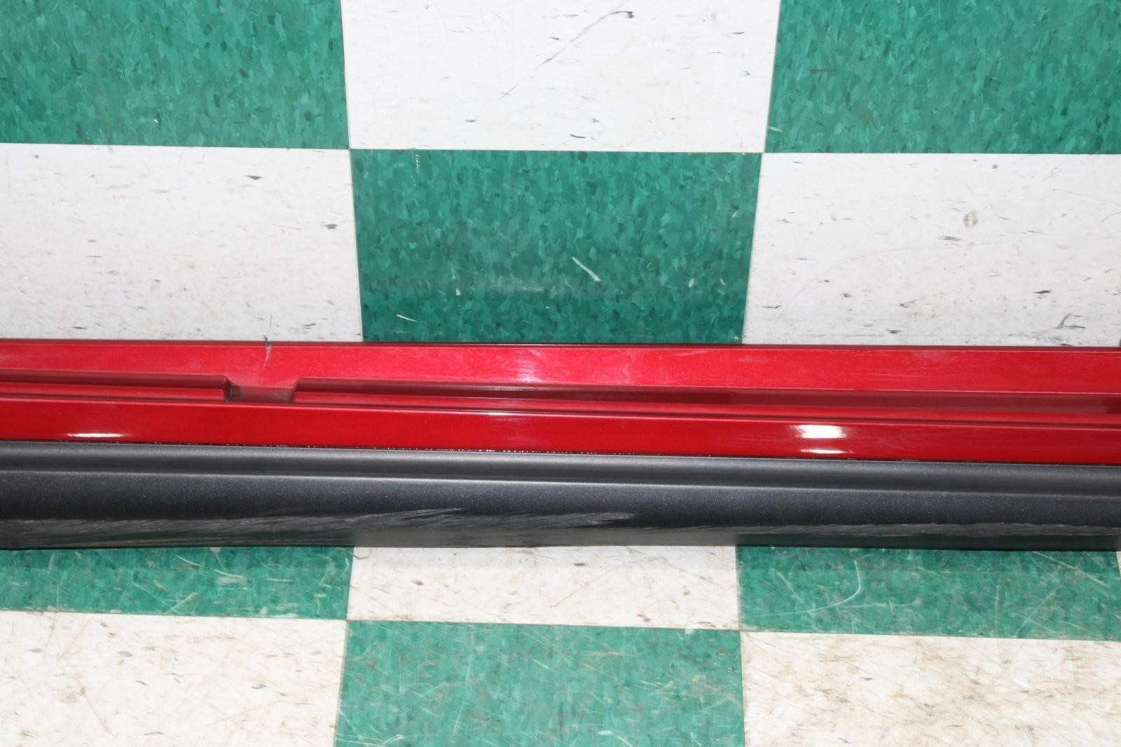 14-19 GHIBLI *SCUFFS* Rosso Energia Red RH Side Skirt Rocker Moulding Factory OE