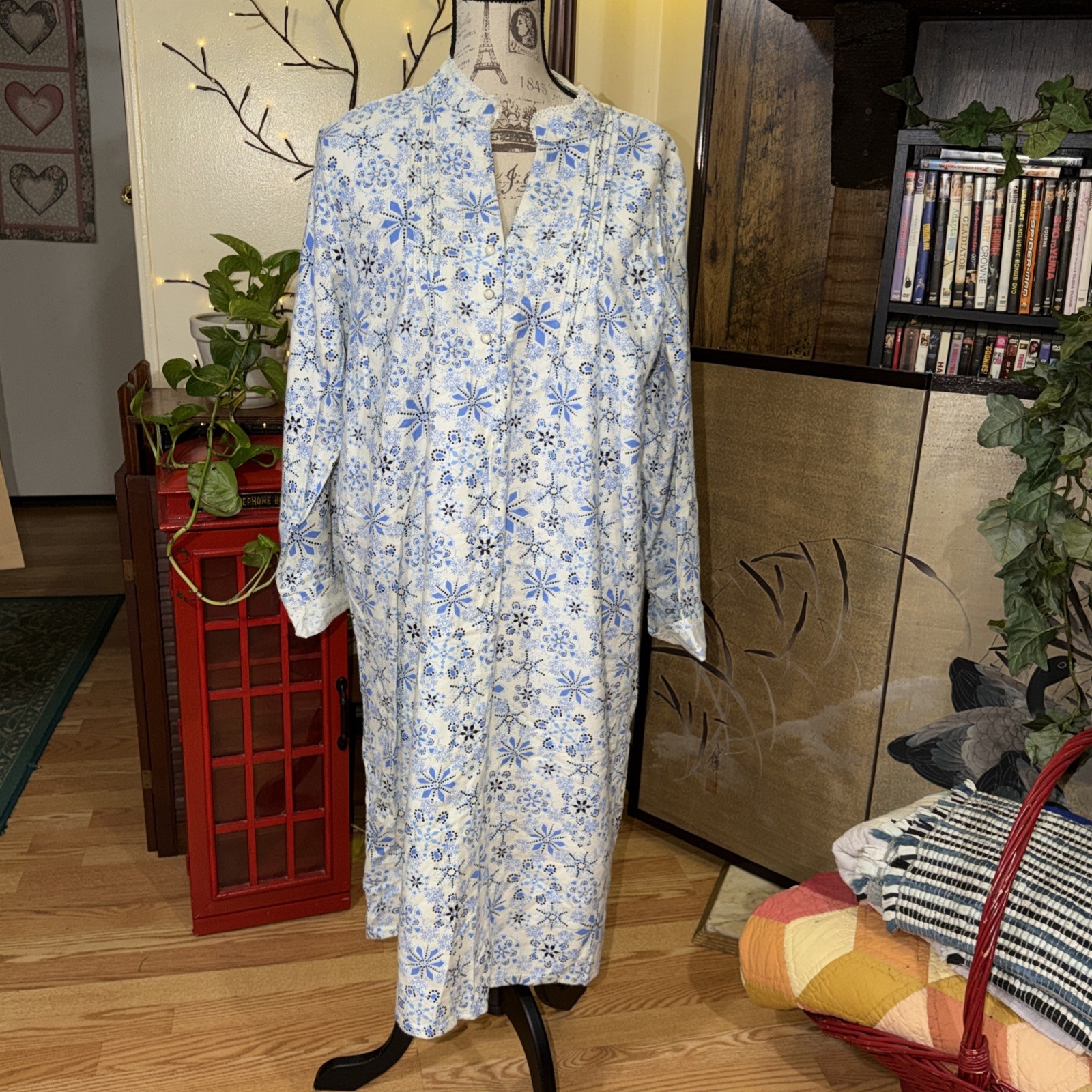 Basic Edition  flannel long gown large - image 1