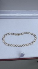 9ct yellow gold Hallmarked Ladies SOLID curb bracelet with a trigger clasp.