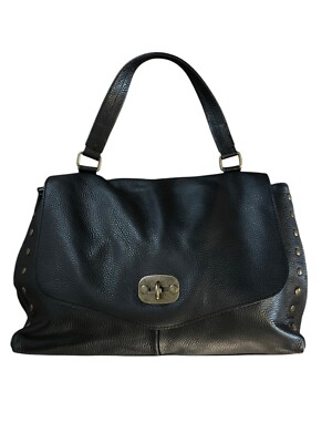 Borsa a tracolla nera da donna, personalizzabile / Borsa a tracolla regolabile in pelle scamosciata / Borsa a mano con patta, forma arrotondata - Italia