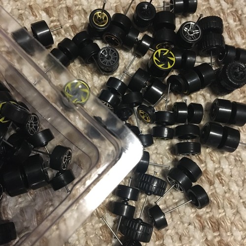 80 Hot Wheels Plastic Wheel & Axle Sets For Swaps & Diecast Car Customizing 1/64 - Picture 2 of 2