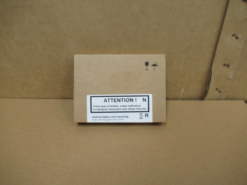 NEW Fujitsu Original S26361-F3697-L51 8GB 2Rx4 PC3L-12800 REG ECC Server memory  - Image 2 of 3