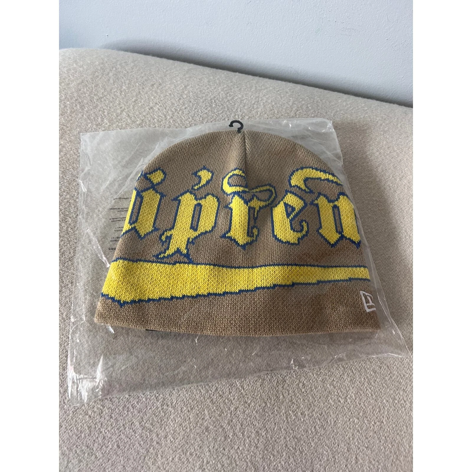 Bonnet Skullcap Supreme x New Era Accent   Jaune kaki   NEUF