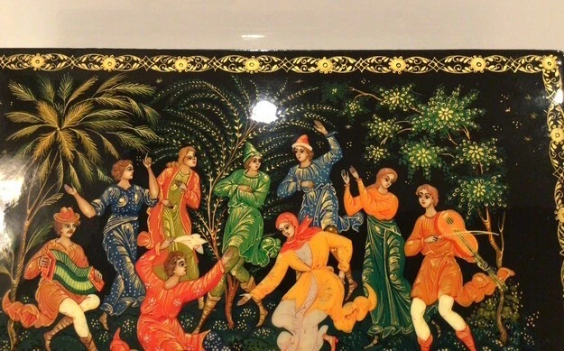 CAJA RUSA PALEKH PAPEL MACHÉ LACADO "DANSING" AÑOS 90 Firmada Foto 3 de 4