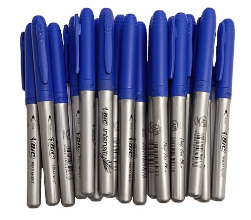 XEOK03-49 Sakura Microperm 03 Permanent Marker, Black, 0.35mm