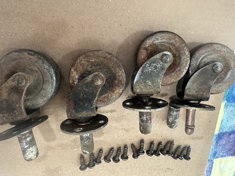 Seeburg Caster: 2.25 inch diameter steel wheels  with screws and sockets