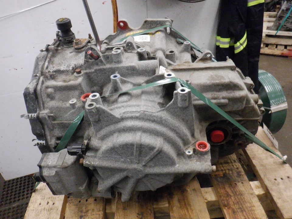 2014-2015 Ford Fusion Automatic Transmission 119K Miles OEM - Image 2 of 4