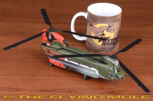 Corgi 1:72 Chinook HC.Mk 4 RAF No.18(B) Sqn ZA712 - Picture 4 of 8