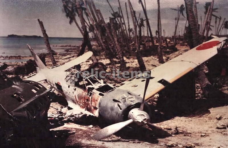 ぴー　ページ WW2 PICTURE PHOTO JAPAN CRASHED JAPANESE FIGTHER PLANE ZERO 6725