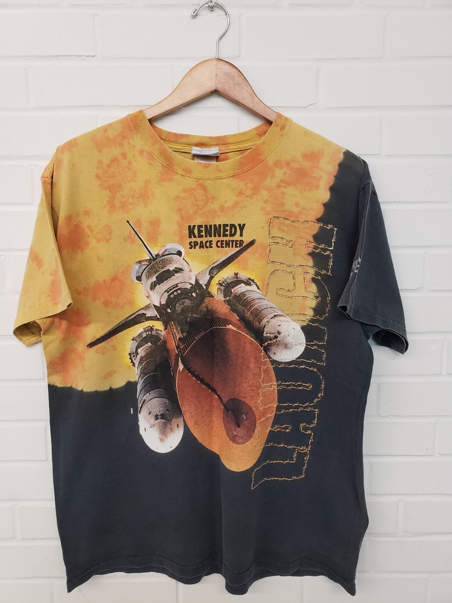 Vintage Kennedy Space Center Challenger Shuttle Launch T-Shirt
