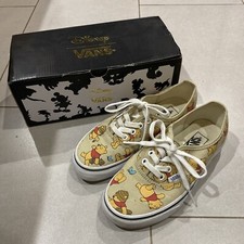 Vans x Disney Winnie The Pooh All Over Pooh Bear Tenis Mujeres 5.0 Hombres Caja 3.5