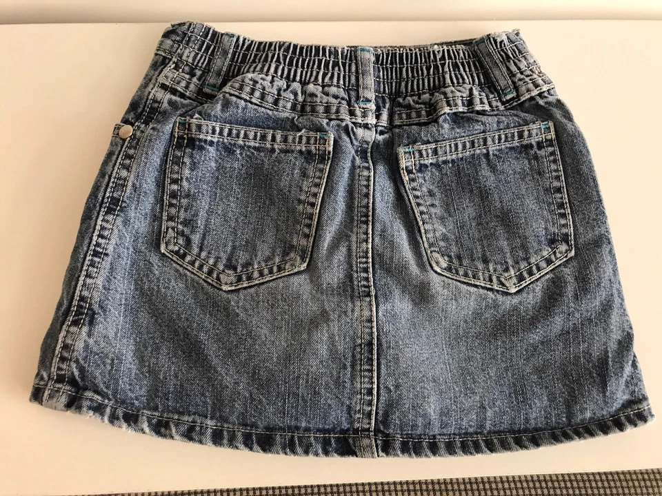 Circo Niña Apliques Denim Jean Cintura Ajustable Falda Con Pantalones Cortos Talla S 4/5 Foto 4 de 4