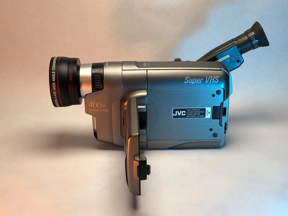 JVC GR-SXM520U S-VHS-C Camcorder + Battery, Charger, Bag, Wide & Tele Lens - Image 4 of 4