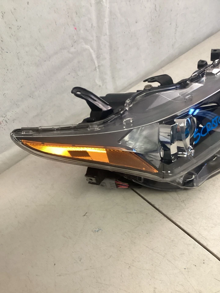 2016-2017-2018 TOYOTA COROLLA IM SCION HEADLIGHT LED RIGHT PASSENGER USED OEM  - Image 2 of 4