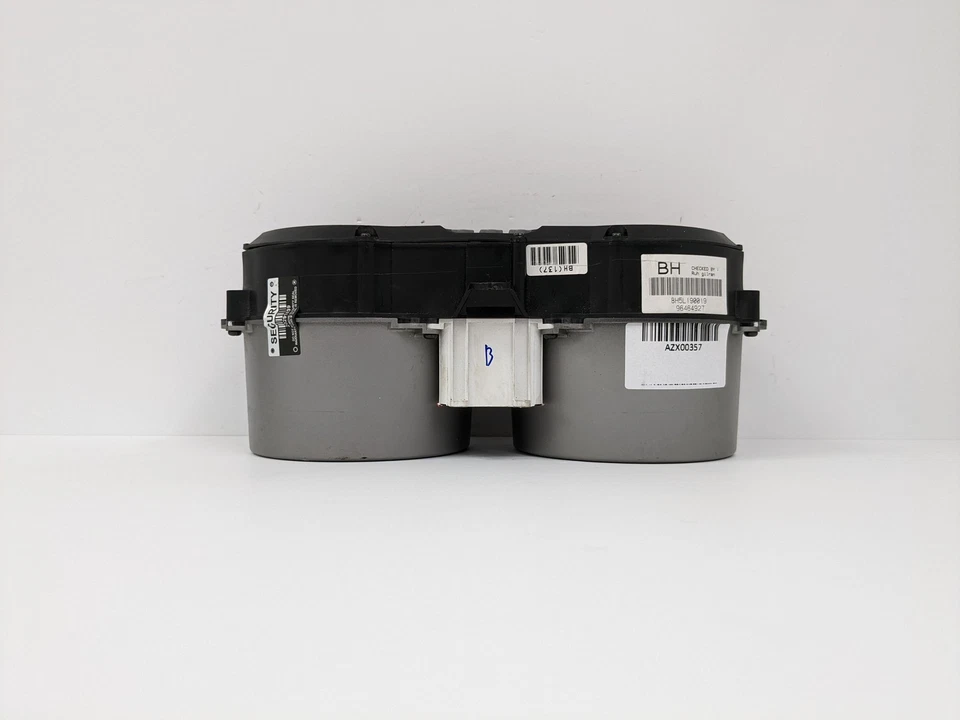 2006-2007 Chevrolet Aveo Speedometer Instrument Cluster Gauges MPH OEM 96464927 - Imagem 2 de 4