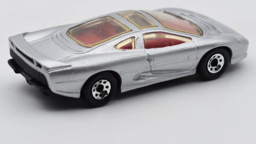 Matchbox Superfast Jaguar XJ 220 silver. Made in Thailand - Image 3 of 4