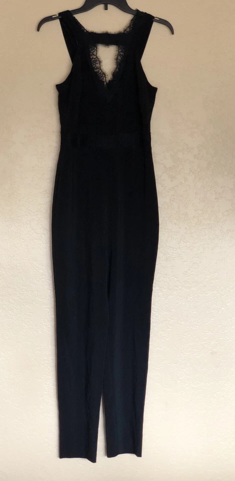 Macacão feminino Topshop preto com alça recortada casual renda tamanho 8 - Imagem 3 de 4