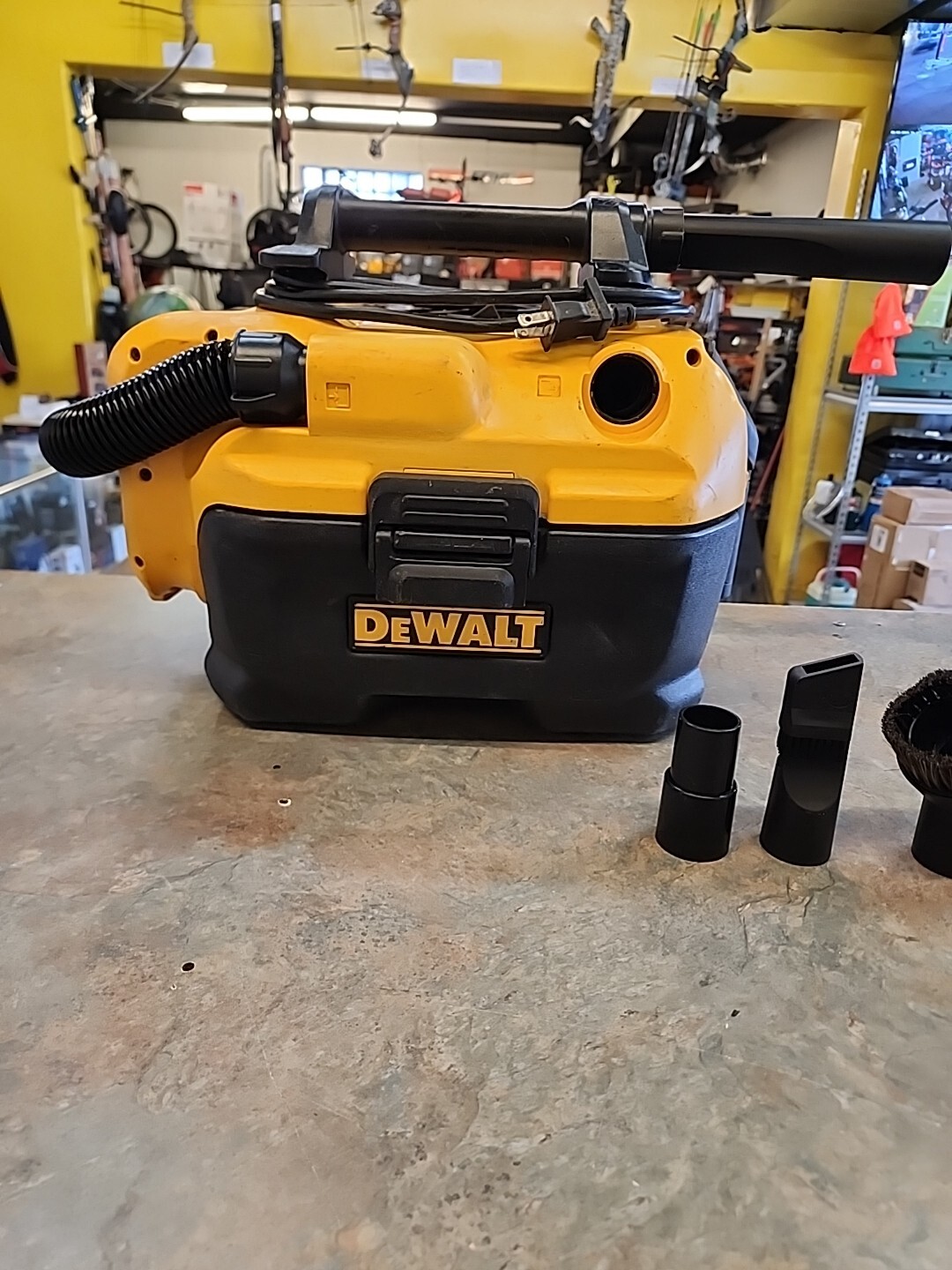 DEWALT DCV581H 18V/ 20V MAX LiIon Wet/ Dry Vacuum (Tool Only