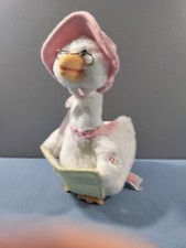 CUDDLE BARN 14" MOTHER GOOSE ANIMATED TALKING SINGING 7 NURSERY RHYMES PLUSH
