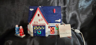 Dept 56 Snow Village ''Service Station'' (Big Bill's) w/ 2 Pumps #5128-4 Item#285