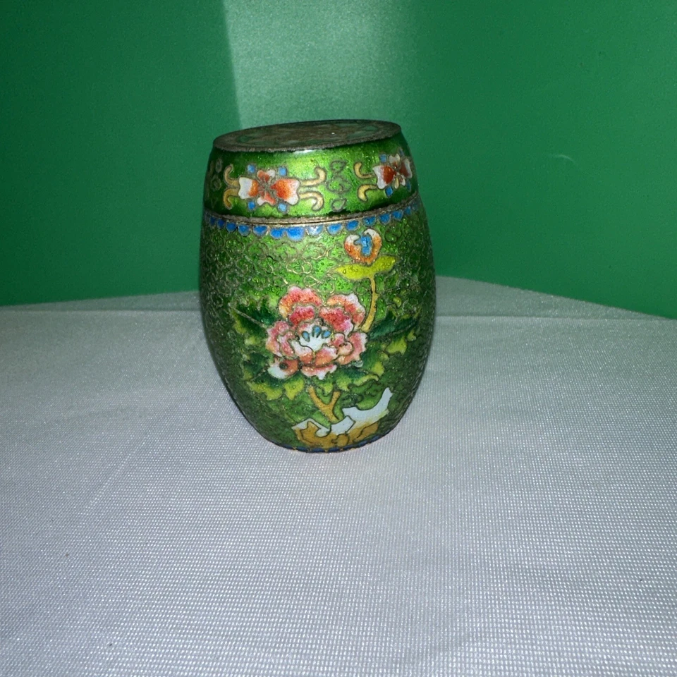 Caja china Cloisonne con forma de barril de 3 1/2 pulgadas - crisantemo rosa verde Foto 2 de 4