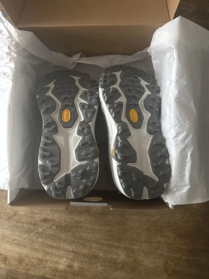 Hoka Speedgoat 6 GTX Size 7.5 Women’s Multicolor Trail Waterproof Running Shoes - Image 3 of 4