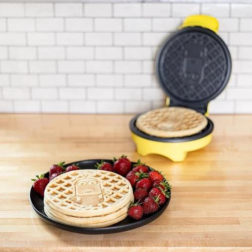 Uncanny Brands Minions Waffle Maker - Thumbnail 5