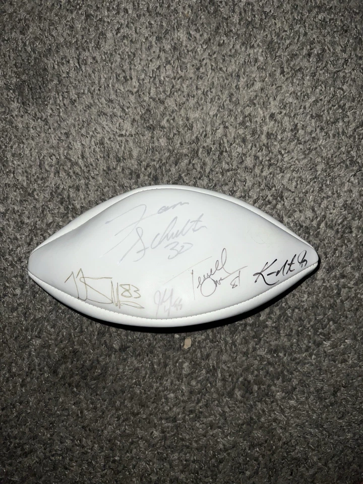 Fútbol americano firmado por los 49ers Terrell Owen’s, Jerry Rice, Jeff Garcia ¡y muchos más! Foto 2 de 3