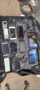 Lot of Parts Not Working Cell Phones 2 iPhone 4 Samsung 1 LG 1 iPod 1 Kindle 1Am