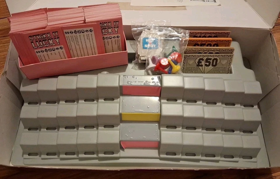 Vintage Strike It Lucky ITV Quiz Family Board Game Parker 1988 Nice Condition - Image 3 of 4