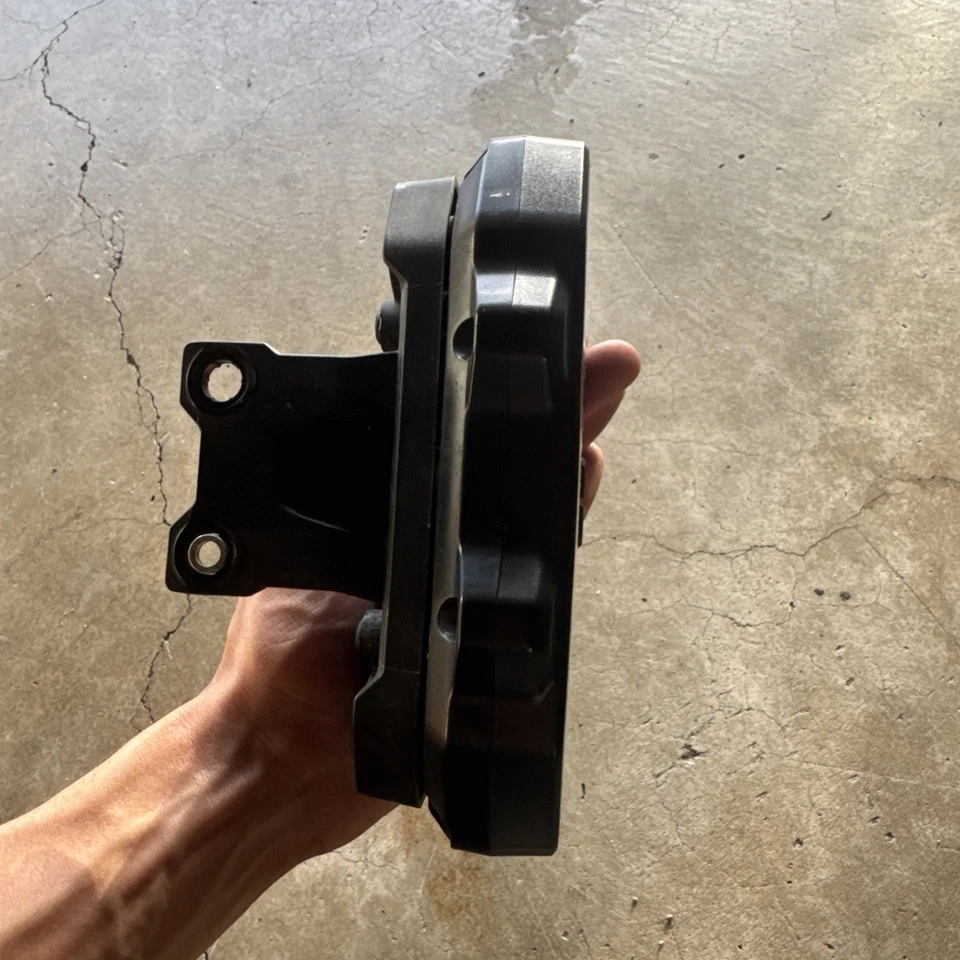 2015-2017 Yamaha fz07 датчик спидометр оригинальный - Изображение 4 из 4