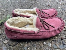 Ugg Dakota Pink Moccasins Slippers Sheepskin Women  s Sz 7