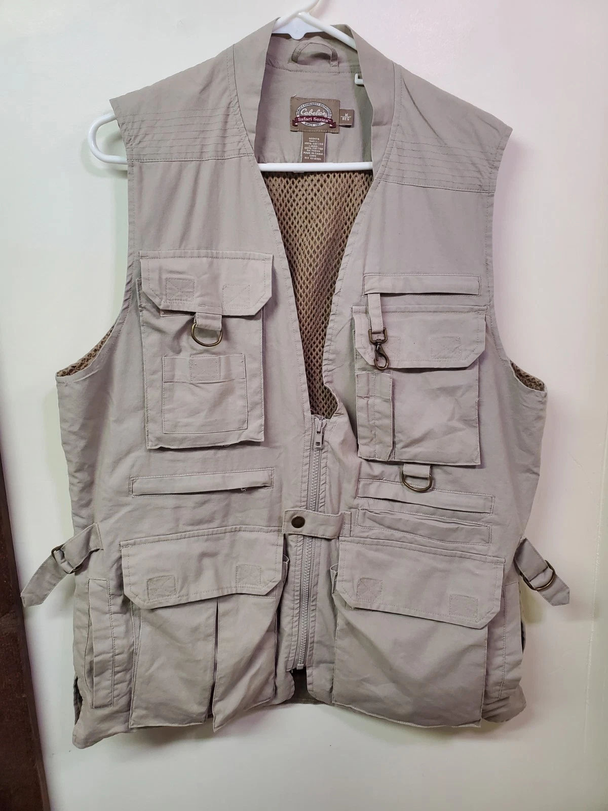 Cabela’s Safari Series Utility Vest Men's Size M Vented Fishing Hunting Outdoors
Opens in a new wind