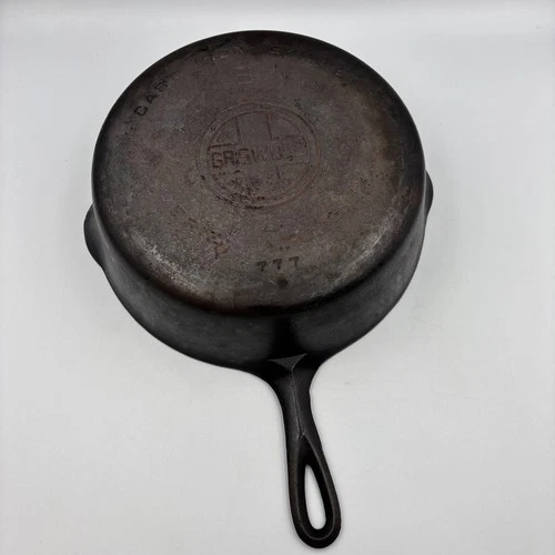 New ListingGriswold No. 8 Cast Iron Skillet Chicken Fryer Pan Large Block Logo 777