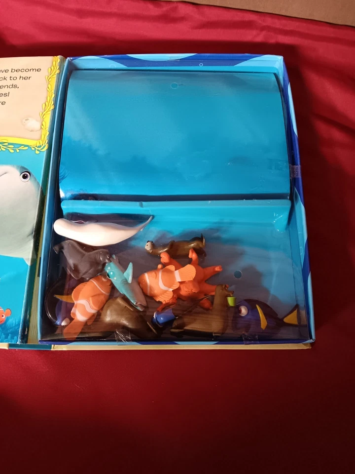 Disney Finding Dory My Busy Books With Figures And Play Mat — 第 2/4 张图片
