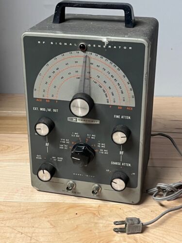 Vintage Heathkit IG-102 RF Signal Generator - For parts or restoration - Picture 1 of 12