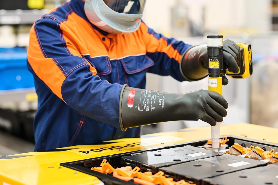 Guanti Da Elettricista DEFWAY – Isolati 1000V – Alta Tensione – Nuovi