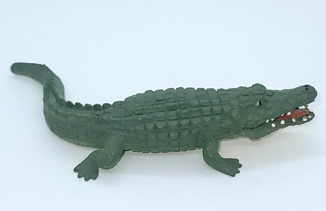 Naef　Alligator　プルトイ Safari Ltd. Alligator with babies #259629 - Incredible Creatures