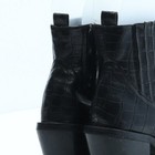 Foto 11 di 12