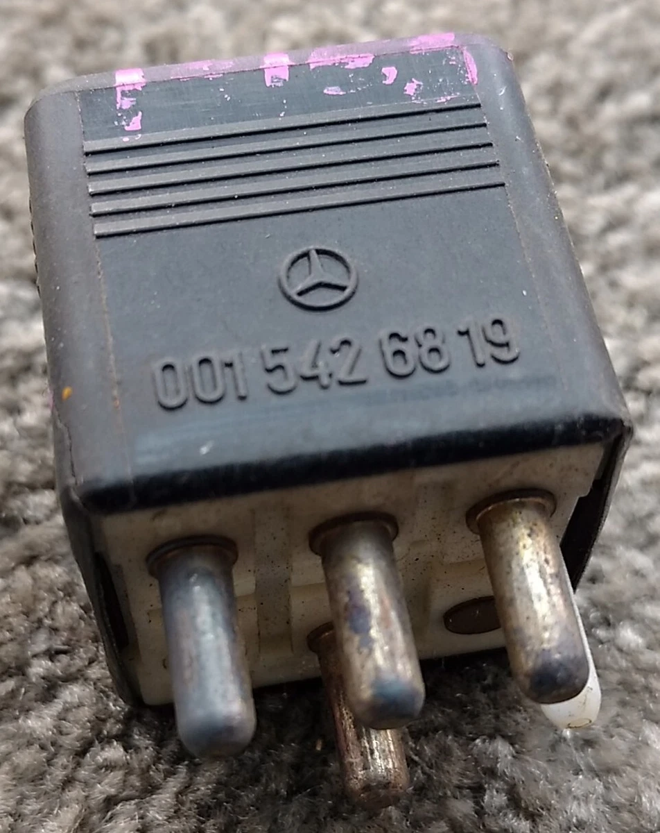 Mercedes Auxiliary Fan Relay 0015426819 W124 W126 R129 W140 W201 