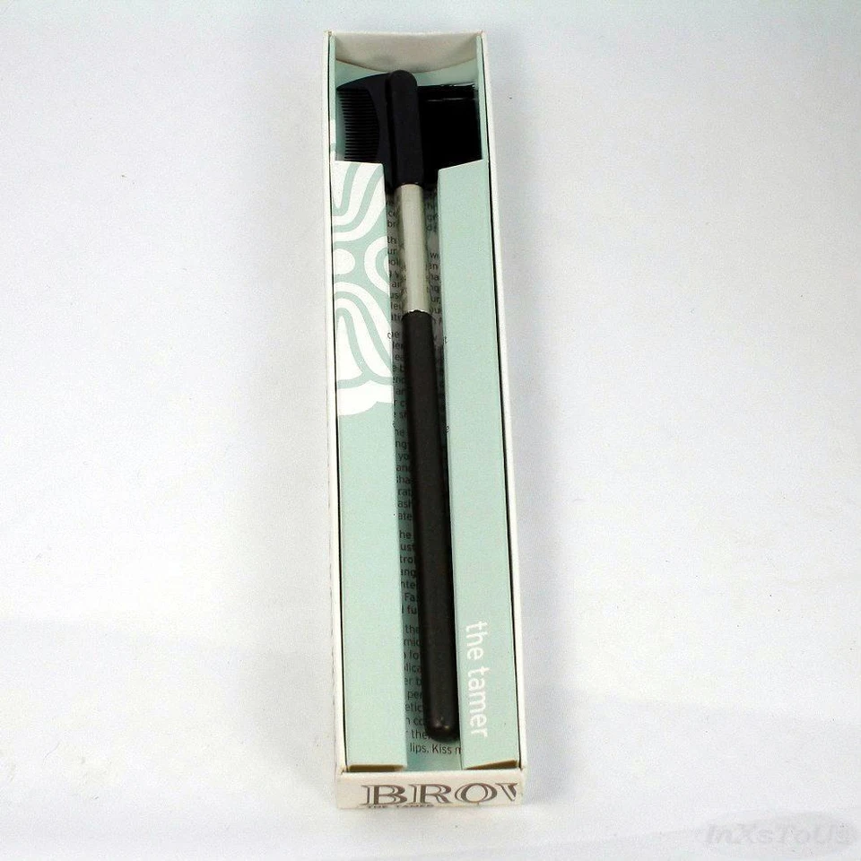 Cepillo de maquillaje para cejas y pestañas Molton Brown The Tamer Foto 3 de 4